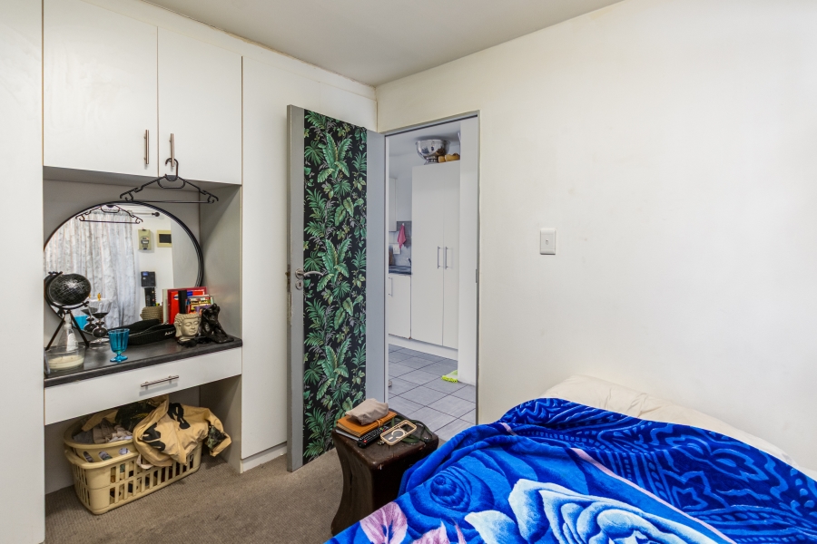 1 Bedroom Property for Sale in Zonnebloem Western Cape